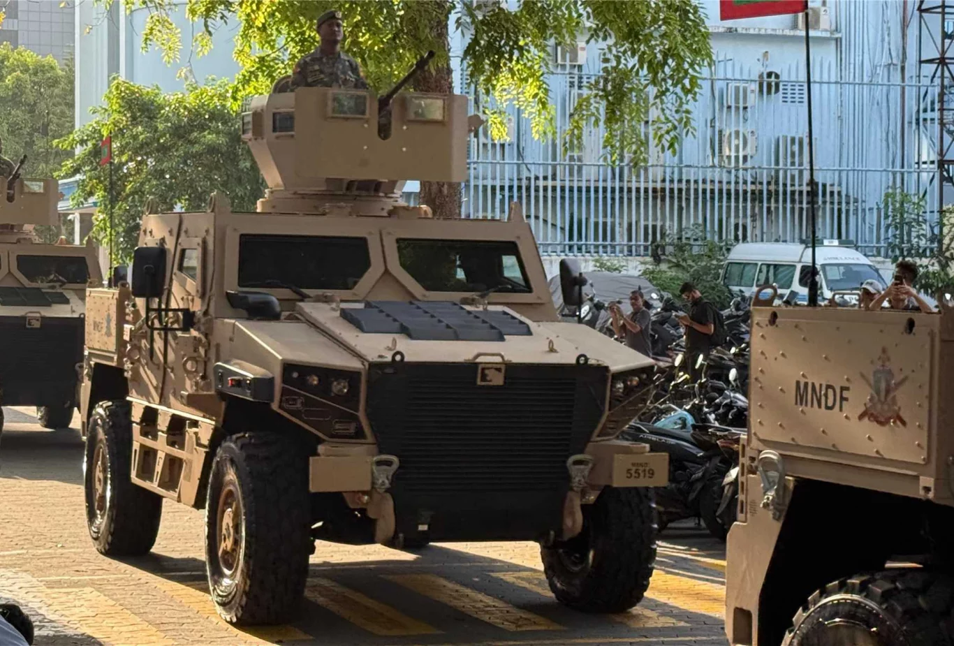 ظهور المركبات الإماراتية AJBAN 442A لأول مرة مع قوات الدفاع في جزر المالديف