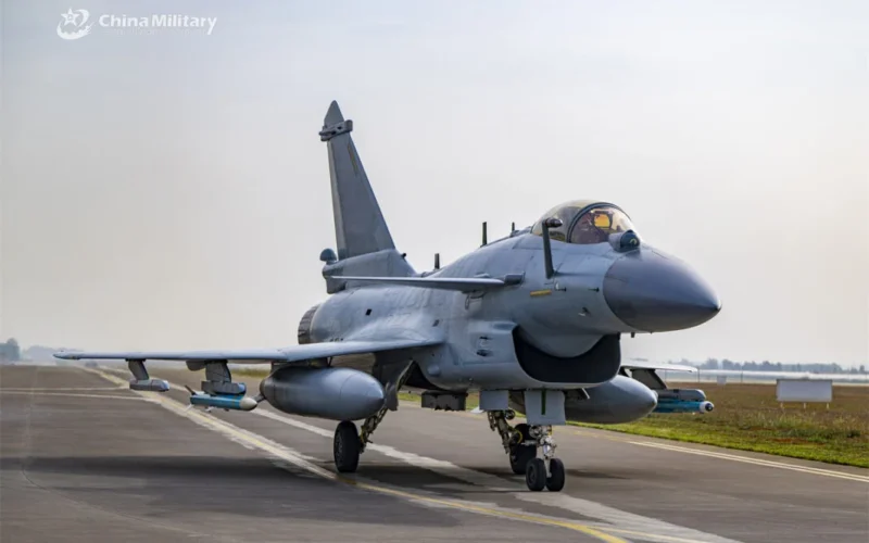 الصين تروج لطائرة J-10 كبديل لطائرة F-16