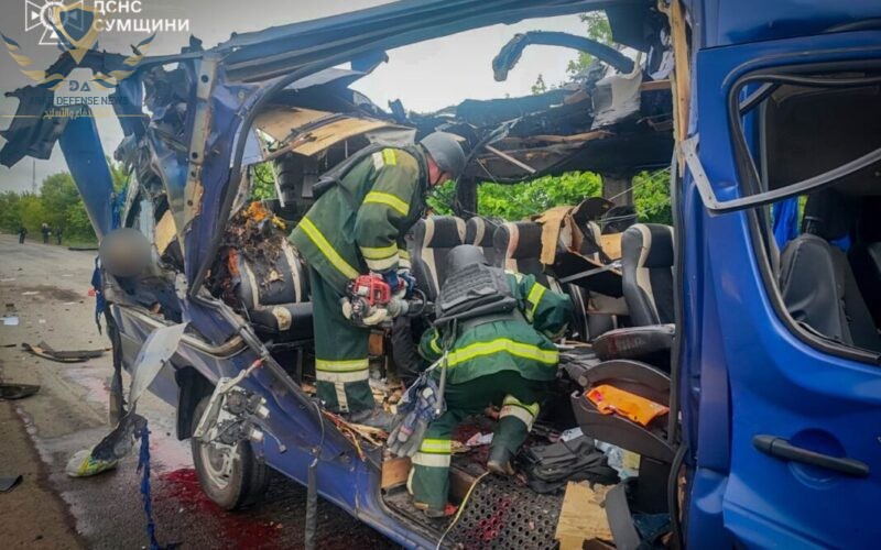 روسيا تستهدف حافلة مدنية بهجوم مميت بطائرة بدون طيار