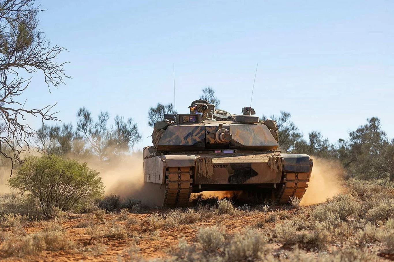 أستراليا تبدأ شحن دبابات أبرامز M1A1 إلى أوكرانيا دون موافقة الولايات المتحدة
