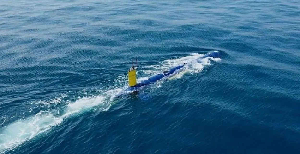 اليونان تستعبن بغواصة BlueWhale الإسرائيلية لجمع المعلومات الاستخباراتية البحرية .
