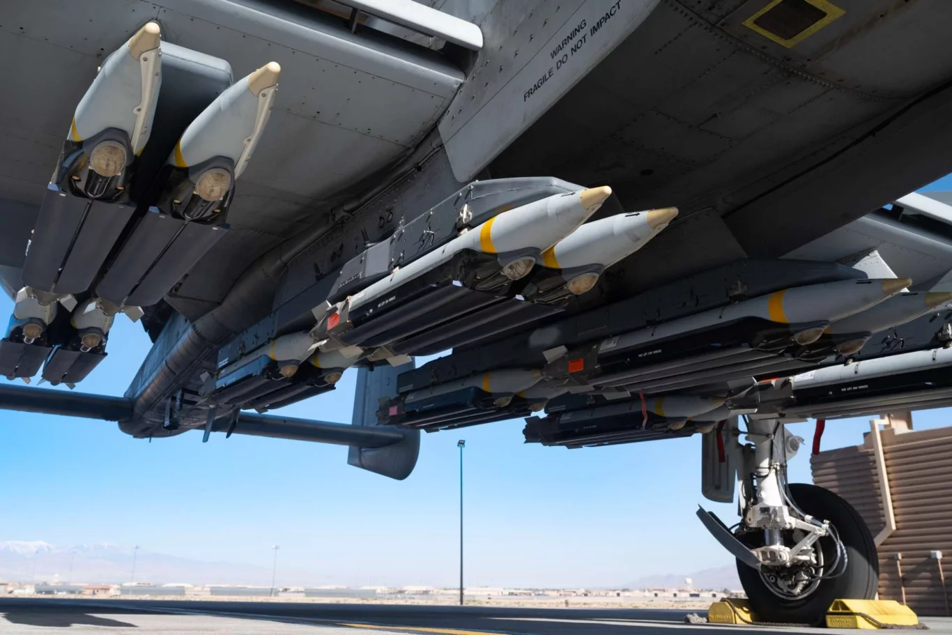 بولندا تطلب 1400 قنبلة أمريكية صغيرة القطر من طراز GBU-39/B لتعزيز قدراتها الضاربة