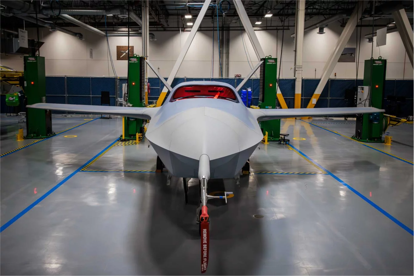 الكشف عن تصميم الطائرة المستقبلية YFQ-42A الأمريكية المقاتلة بدون طيار