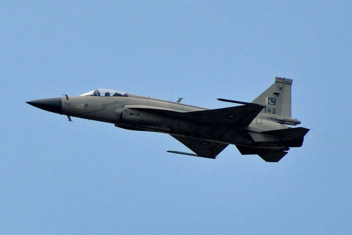 باكستان تتوصل لأكبر صفقة تصدير دفاعية على الإطلاق لتسليم 40 طائرة مقاتلة من طراز JF-17 إلى أذربيجان