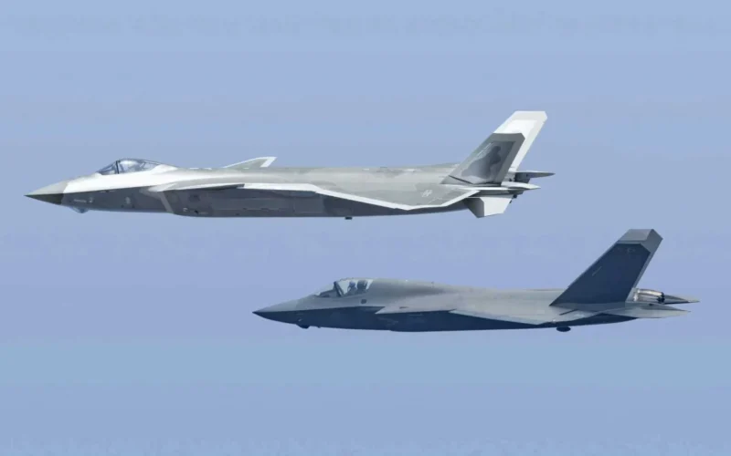 صورة مسربة: صاروخ PL-16 الصيني يجهّز مقاتلات J-20 وJ-35 الشبحية