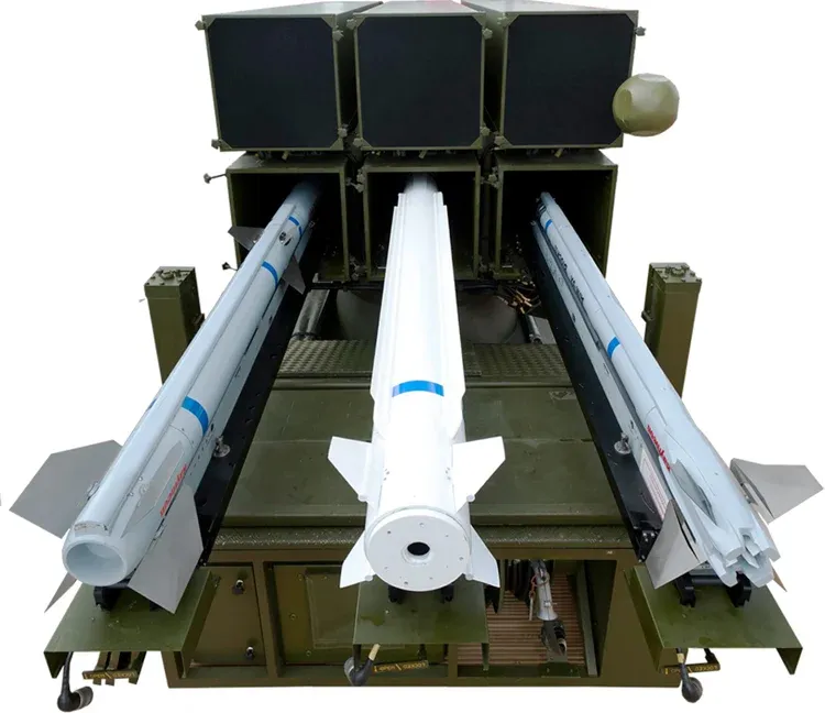 مصر تحصل أخيرًا على الموافقة لشراء صواريخ AIM-120 AMRAAM