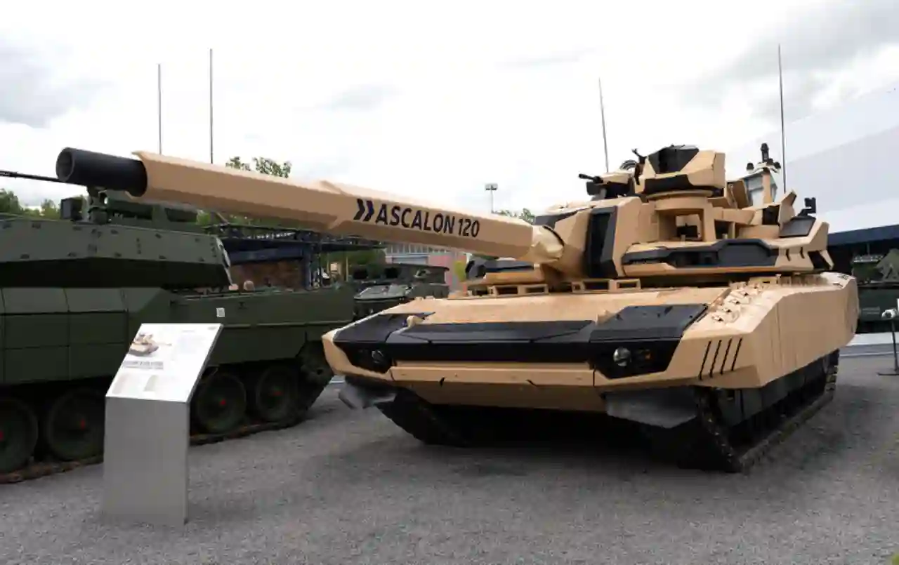 فرنسا تستعرض دبابة Leclerc XLR المطوّرة في عرضها العسكري الوطني
