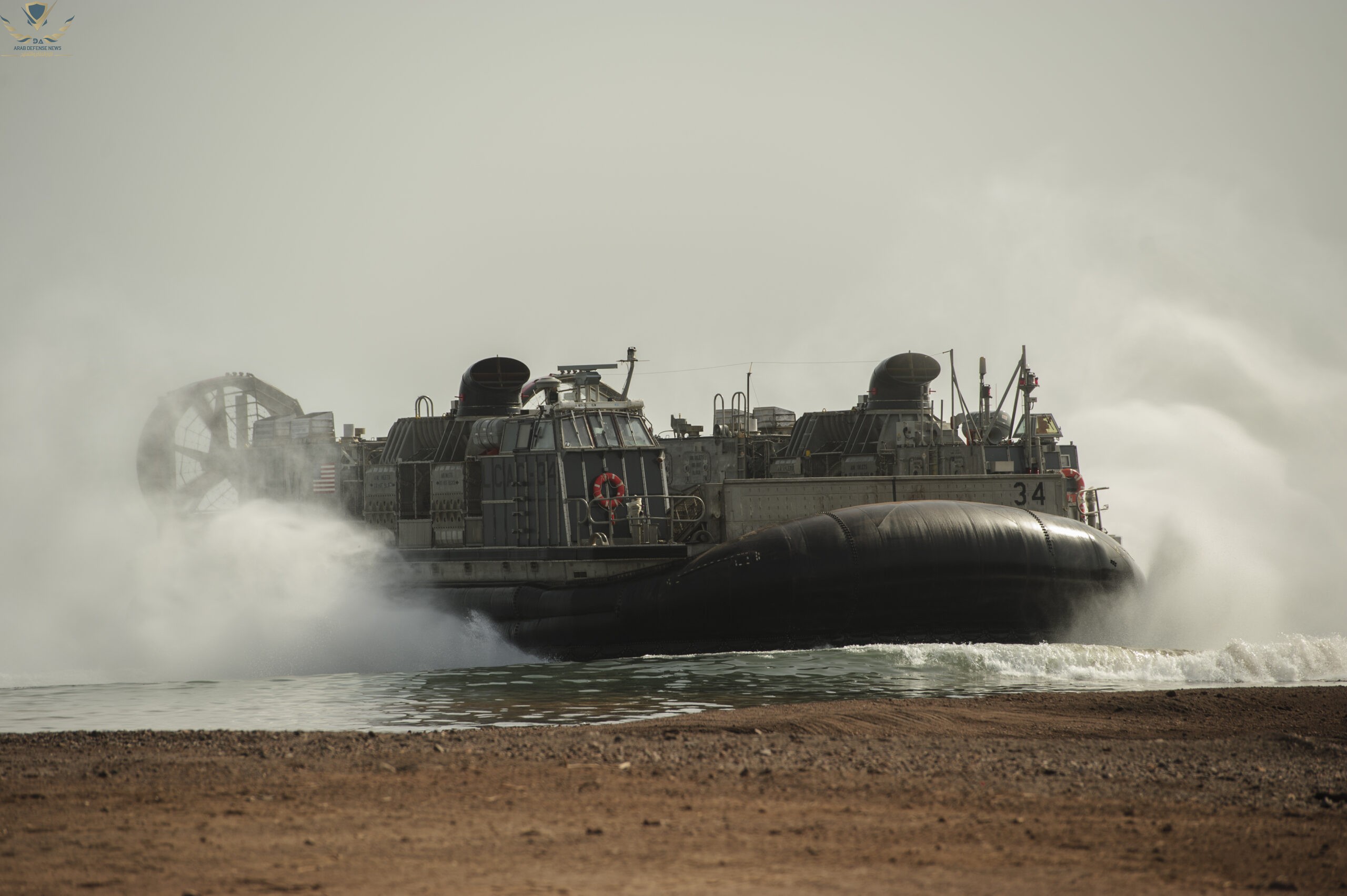 البحرية الأمريكية تعزز قدراتها بزوارق إنزال جديدة من طراز LCAC 114