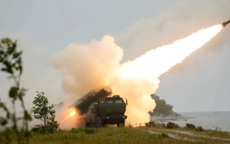 البحرين تعزز قدراتها الدفاعية بنظام HIMARS الأمريكي عالي الدقة