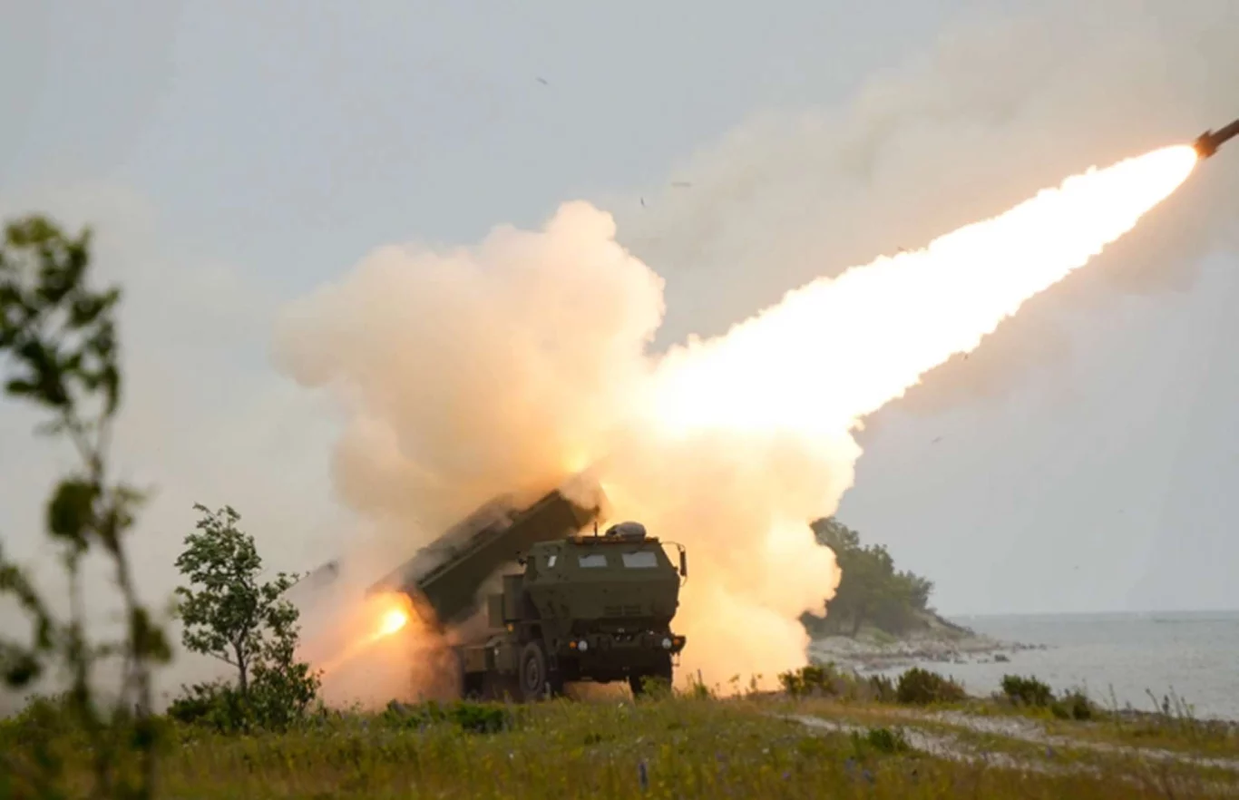 البحرين تعزز قدراتها الدفاعية بنظام HIMARS الأمريكي عالي الدقة