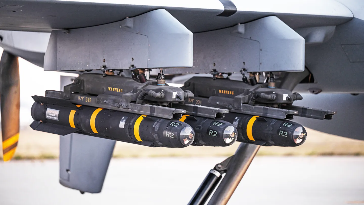 صاروخ هيلفاير AGM-114 يحصل على رأس حربي متعدد الاتجاهات