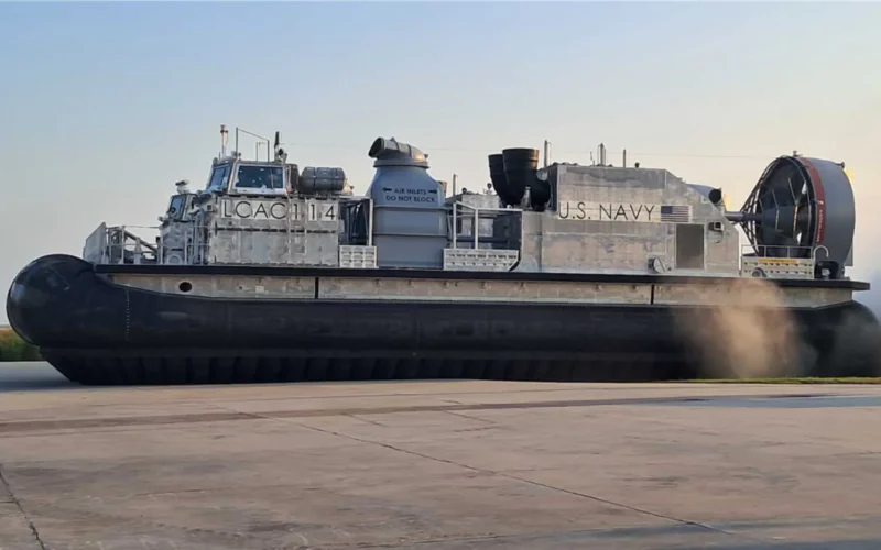 البحرية الأمريكية تعزز قدراتها بزوارق إنزال جديدة من طراز LCAC 114