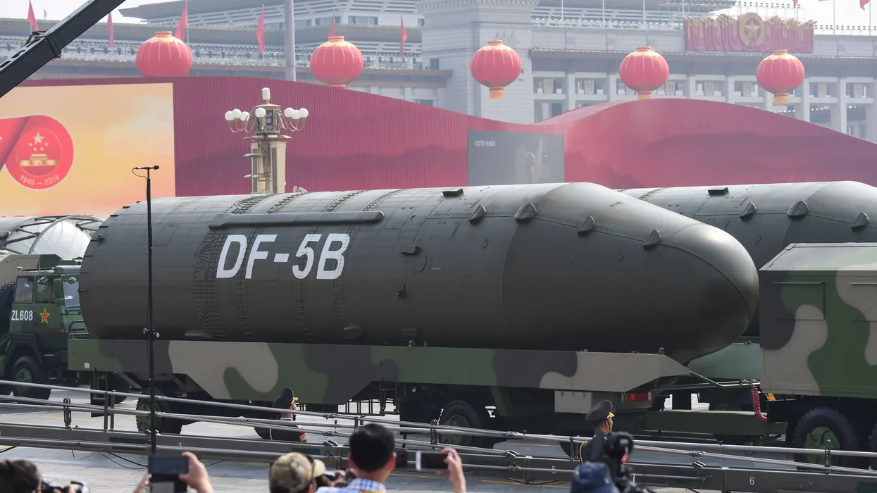 صاروخ DF-5B الصيني: قادر على سحق نيويورك في ثوانٍ معدودة