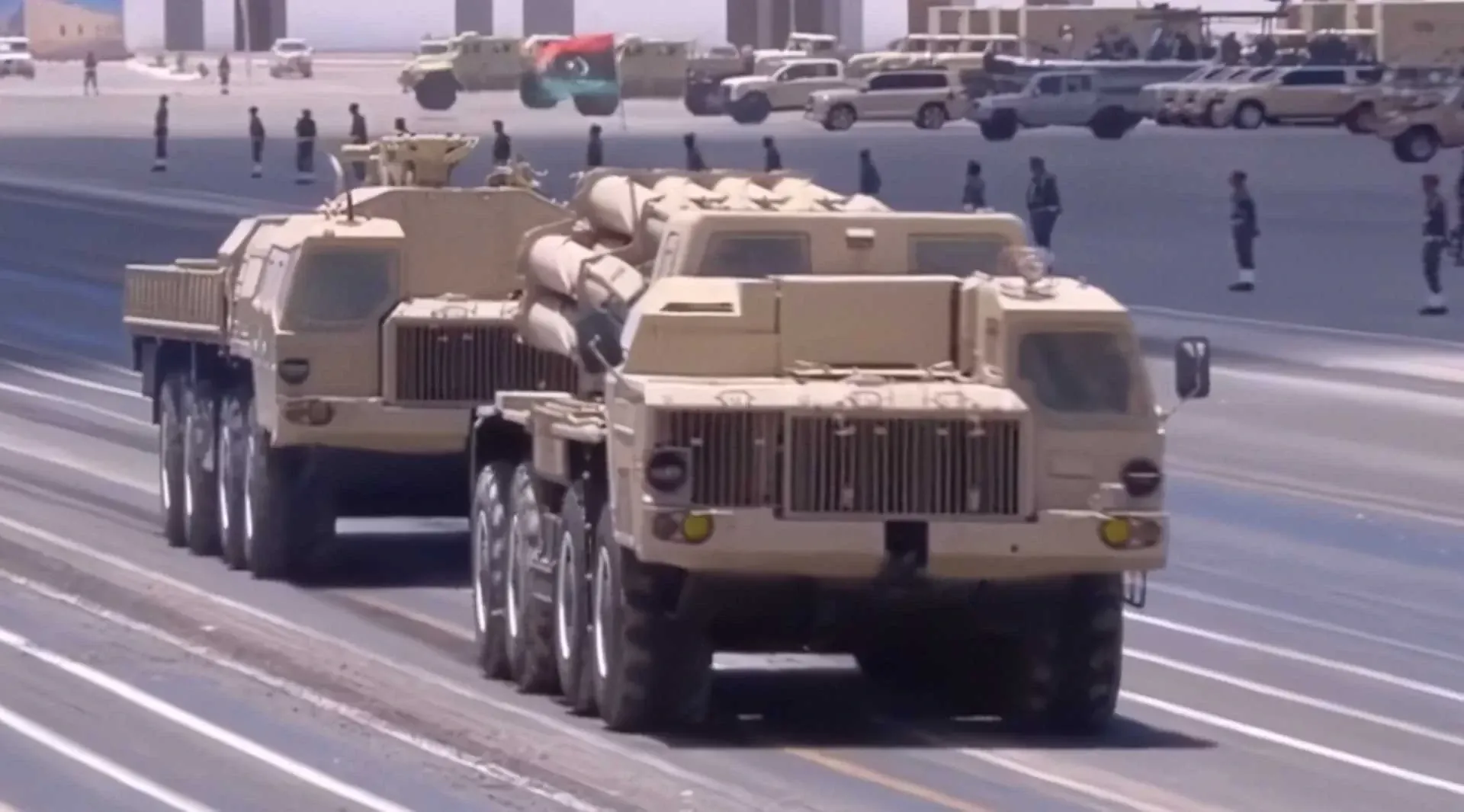 فنزويلا تنشر 200 ألف جندي ودفاعات جوية تحسبًا لضربات أميركية