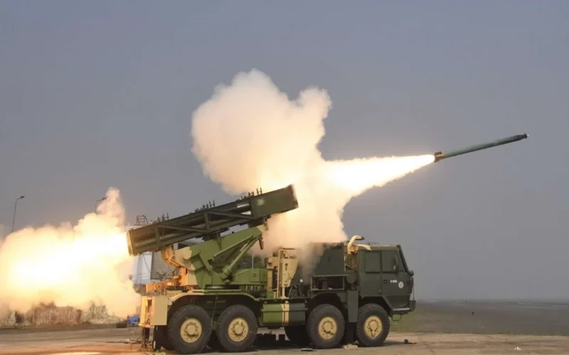 الهند تطوّر صواريخ “بيناكا” بمدى 400 كم لمعادلة قوة “فتح-2” الباكستاني