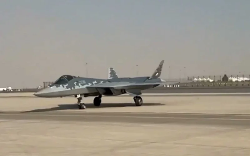 روسيا تكشف عن سو-57E الشبحية لأول مرة في دبي للطيران 2025