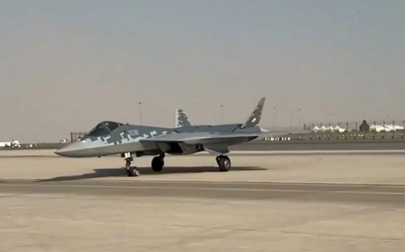 روسيا تكشف عن سو-57E الشبحية لأول مرة في دبي للطيران 2025