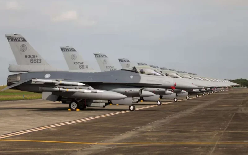 تايوان تطالب بتسريع تسليم طائرات F-16 وسط تصاعد التوتر مع الصين