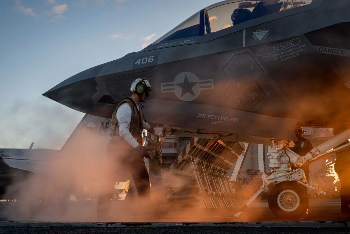 إغلاق المجال الجوي لفنزويلا وترامب يحذر الطيارين