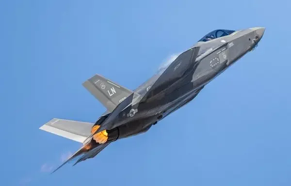 عودة محتملة لإف-35 إلى تركيا.. ترامب يفتح باب الصفقة مع استمرار تطوير مقاتلة كان