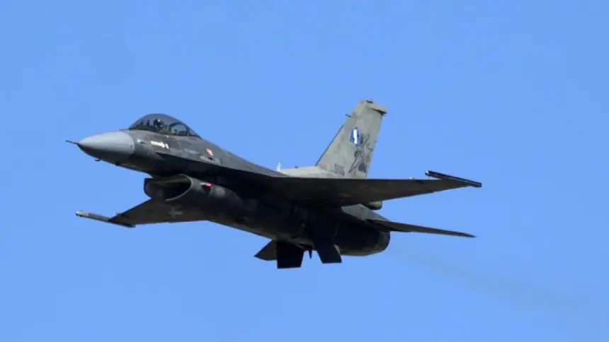 مقاتلات F-16 تايلندية تقصف مواقع كمبودية وسط أزمة الحدود