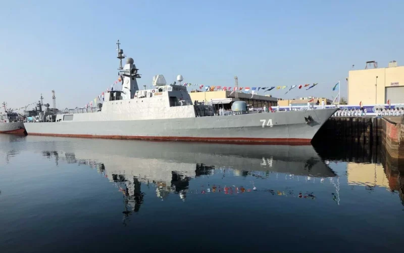 البحرية الإيرانية تعيد الفرقاطة سهند للخدمة بعد حادث انقلاب 2024