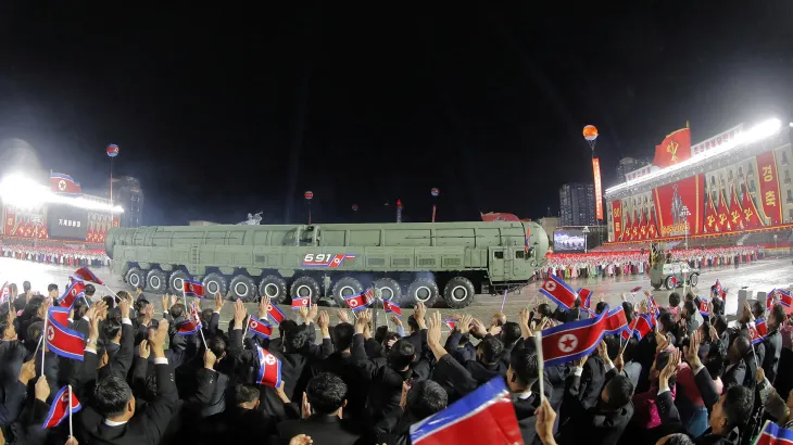 معلومات استخباراتية: صاروخ هواسونغ‑20 الكوري يهدد أميركا ومنطقة المحيطين