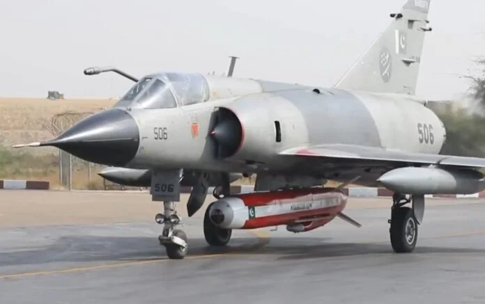 باكستان تختبر صاروخ كروز تيمور الذي يطلق من الجو