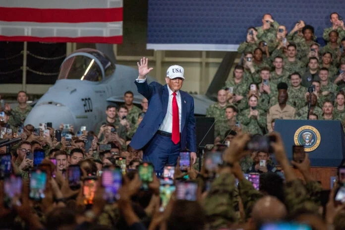 الرئيس الأمريكي يوافق على زيادة ميزانية الدفاع 50% لعام 2027