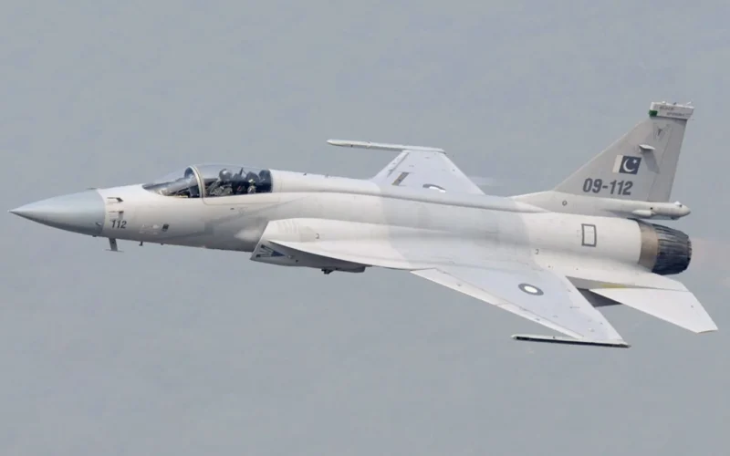 السعودية وباكستان تبحثان صفقة محتملة لشراء مقاتلات JF-17