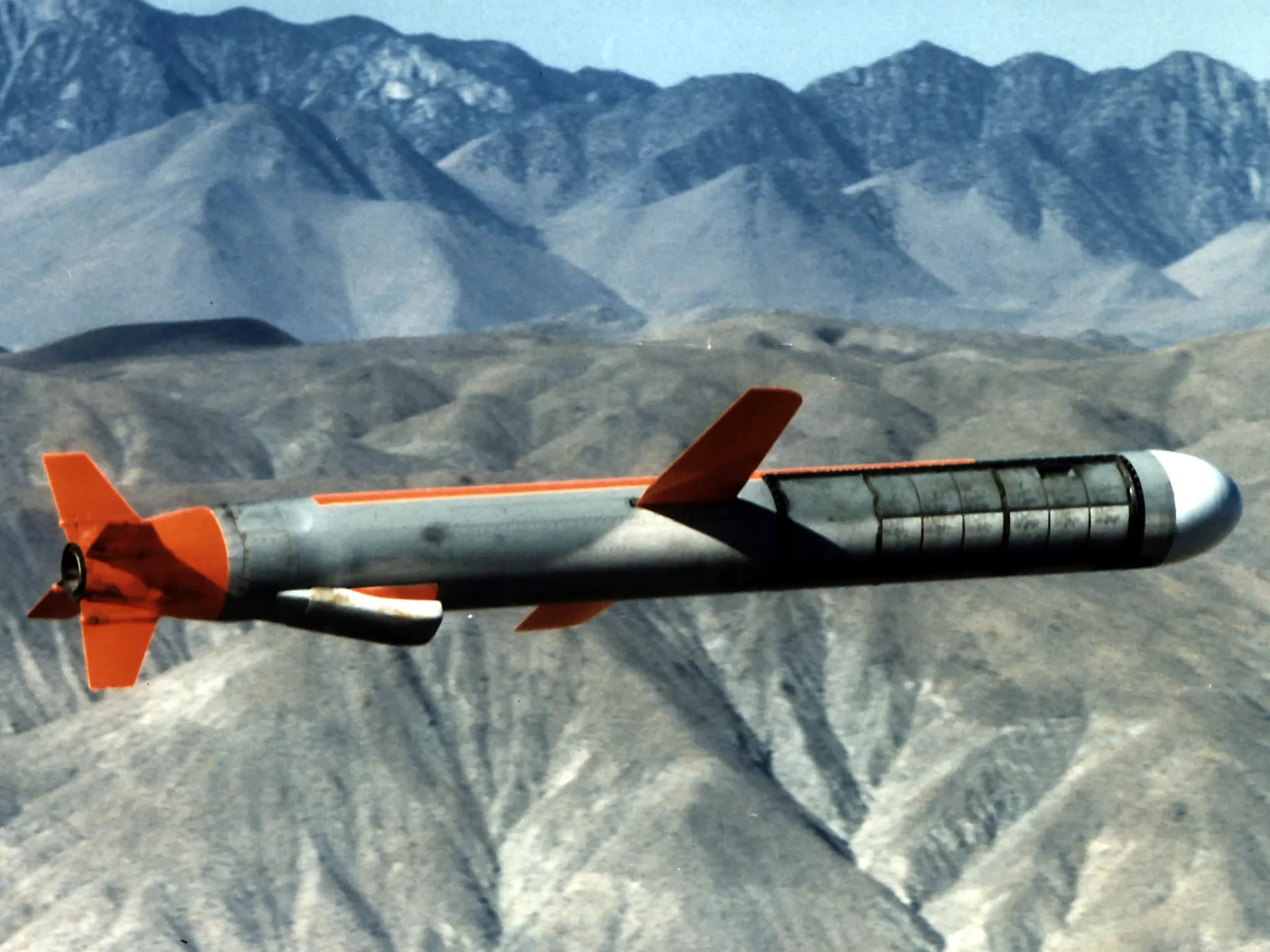 البحرية الأمريكية تحدث صواريخ توماهوك لتعزيز الضربات بعيدة المدى حتى 2029