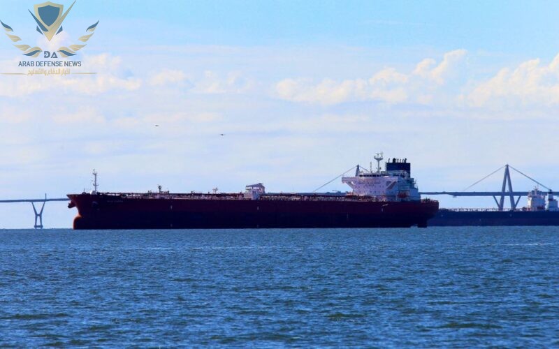 تصعيد بحري: روسيا ترسل غواصة لحماية ناقلة نفط مستهدفة