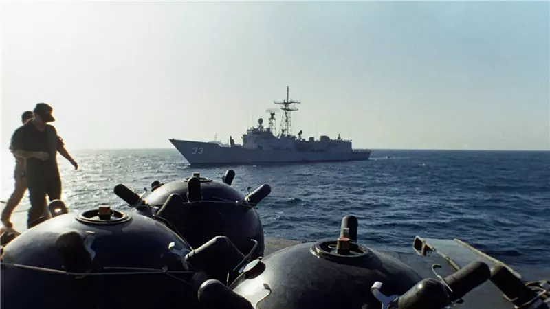 إيران تطلق مناورات «السيطرة الذكية» على مضيق هرمز