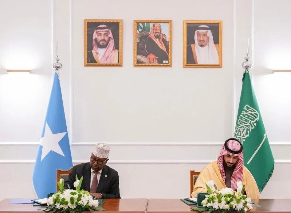 السعودية توجه رسالة إلى إسرائيل عبر اتفاقية دفاعية جديدة مع الصومال