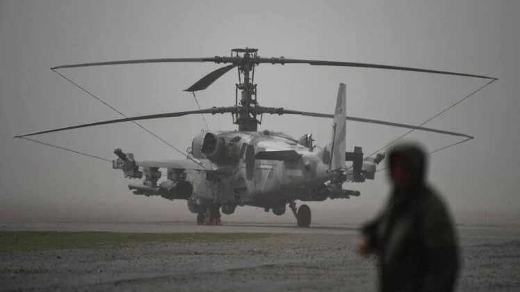 القوات الأوكرانية تدمر مروحيات روسية في مطار متقدم