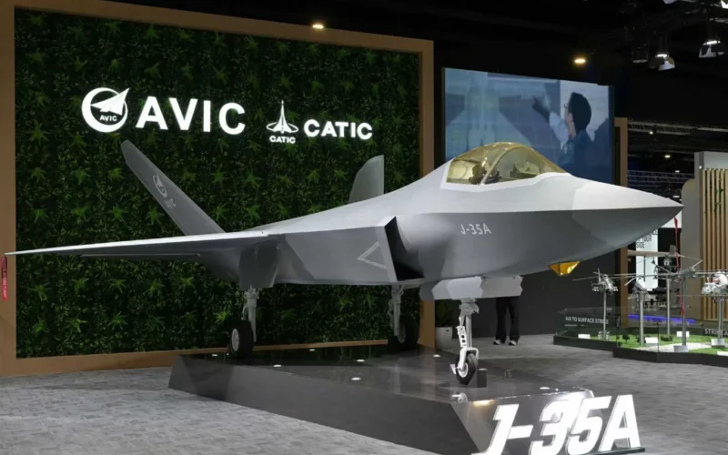 الصين تكشف عن المقاتلة الشبحية J-35A في معرض سنغافورة الجوي 2026