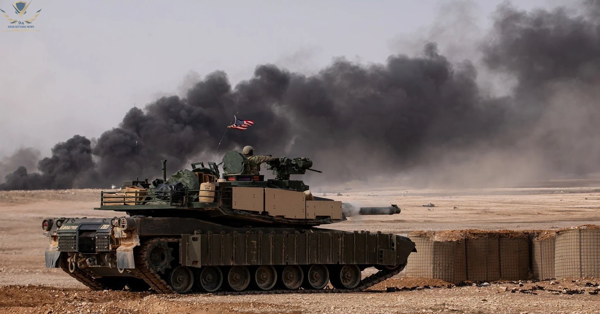 دبابات M1A2 أبرامز تصيب الهدف من أول طلقة في اختبار صحراوي بمدفع 120 ملم