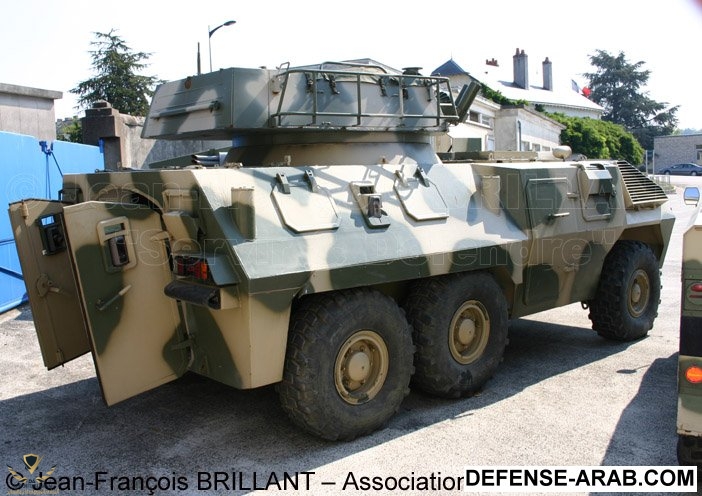 2005.264%20(11).sd_panhard-vcr2-cn20_saumur[1].jpg