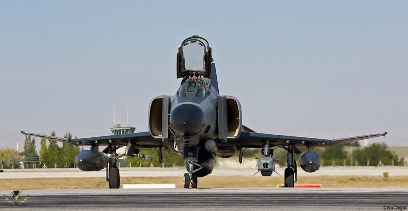 Turkish+medium+range+Stand-off+Precision+Guided+Munition+(SOM).+Missile+Tubitak-Sage+pakistan+...jpg