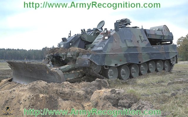 Kodiak_engineer_tracked_armoured_vehicle_Germany_German_640.jpg
