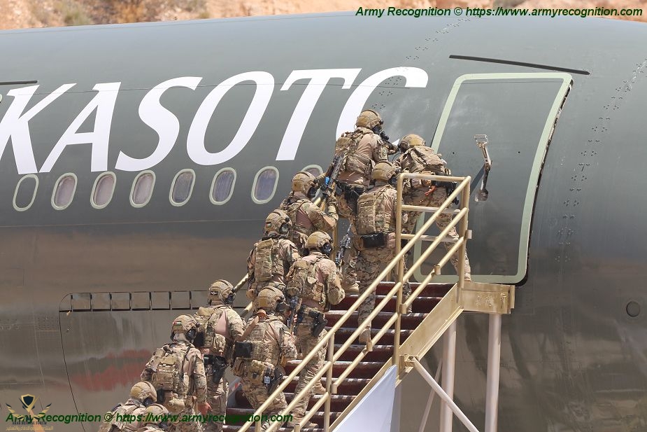 Jordanian_Special_Forces_live_demonstration_of_hostages_rescue_from_Airbus_A300_KASOTC_925_002.jpg