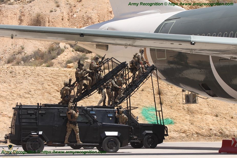 Jordanian_Special_Forces_live_demonstration_of_hostages_rescue_from_Airbus_A300_KASOTC_925_001.jpg