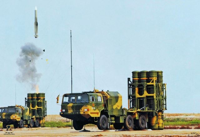 HQ-16A_LY-80_launcher_unit_ground-to-air_defence_missile_system_China_Chinese-army_defence_ind...jpg