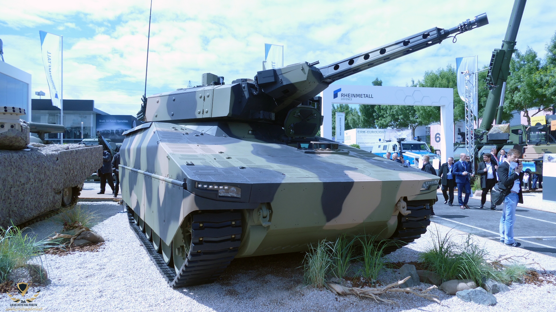 kf41_kettenfahrzeug41_lynx_eurosatory_2016_avant_droit (2).JPG