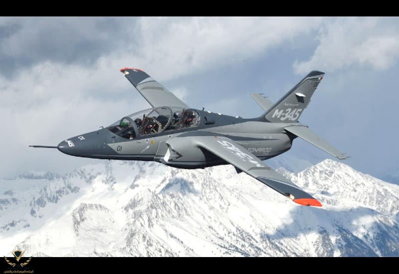 leonardo-m345-advanced-jet-trainer-italy_3.jpg