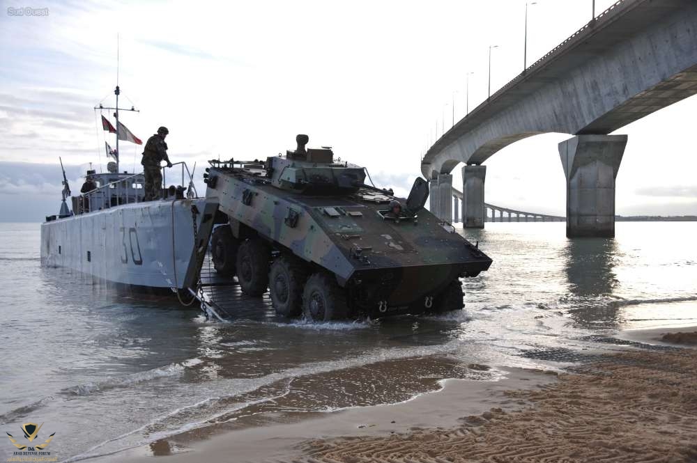 video-debarquement-sur-l-ile-de-re-lexercice-militaire-en-images-1.jpg