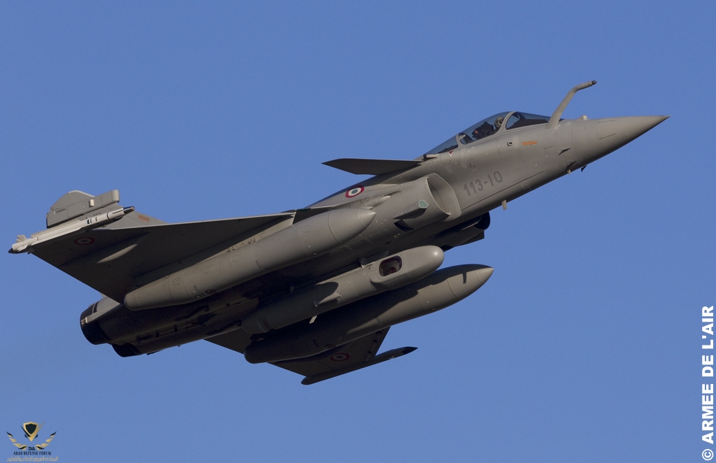 decollage-d-un-rafale-de-l-escadron-de-chasse-1-7-provence-equipe-du-pod-reco-ng.jpg