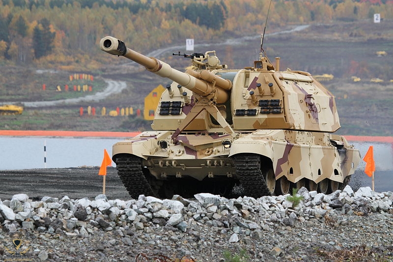800px-2S19M2_on_RAE-2013_2.jpg