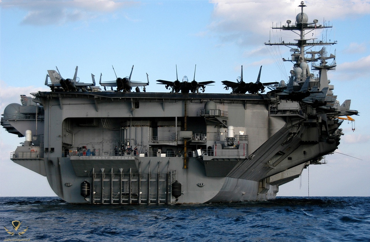 aircraft-carrier-534966_1280.jpg