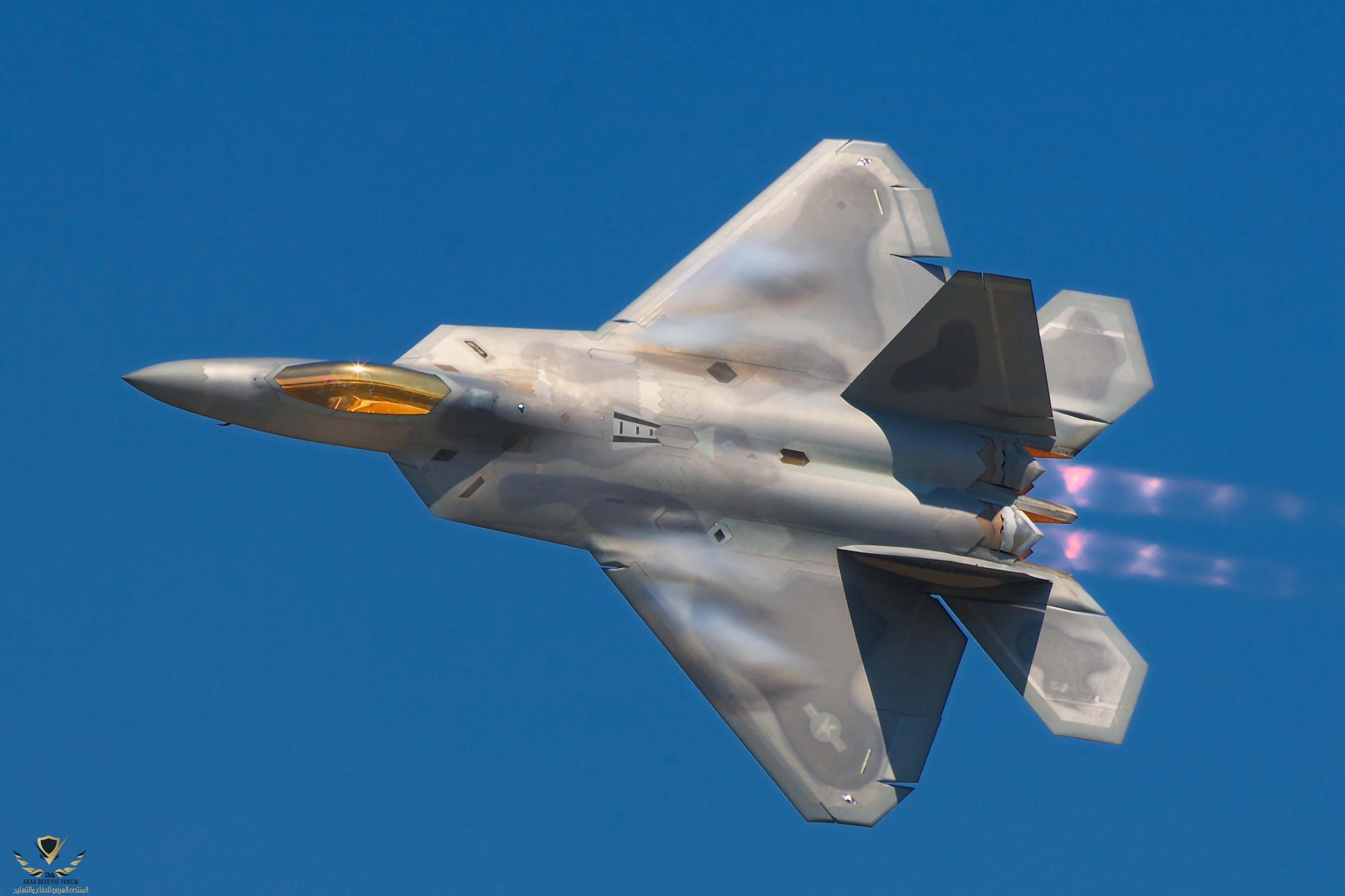 Lockheed_Martin_F-22A_Raptor_JSOH_2675_1784.jpg